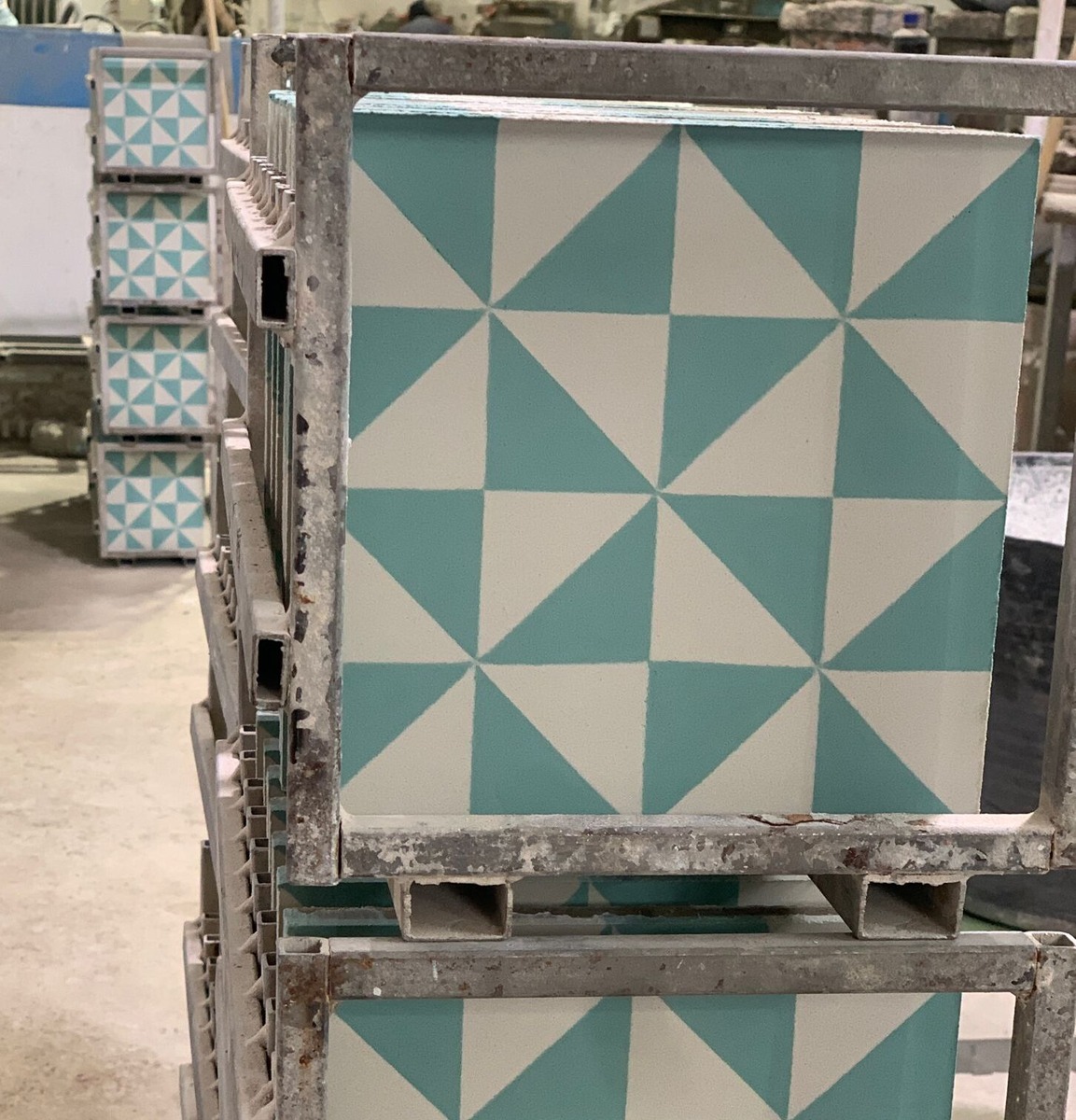 L-260 Calabria cement tile 